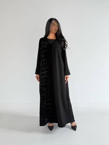 عبايه تيجان بقماش إندنوسي اسود مع مخمل كوري