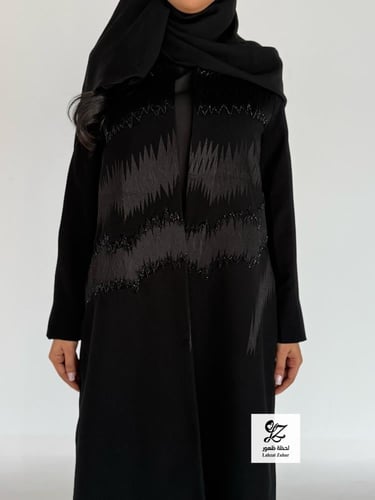 بليزر ليان اسود كامل بتطريز اسود ناعم