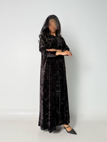 عبايه شوق نص كلوش بقماش مخمل ثلجي ناعم بفتحه اصبع...