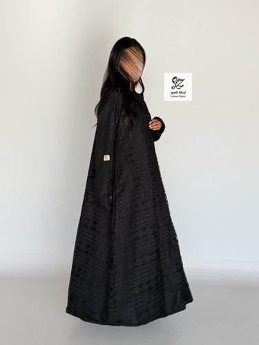 عبايه ريفال قماش دانتيل روسي نص كلوش بفتحة كُم