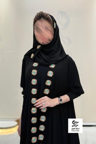 عبايه كوين دبل كلوش بقماش ملكي اسود بتدخيل تطريز م...