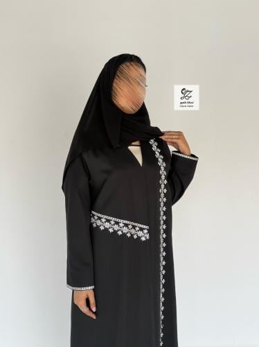 عبايه بليزر رسمي مبطنه بتدخيل شك ناعم سلفر
