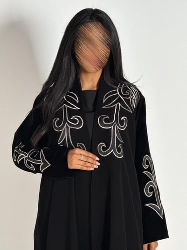 عبايه عبير كلوش بقماش كريب إندونيسي مع مخمل