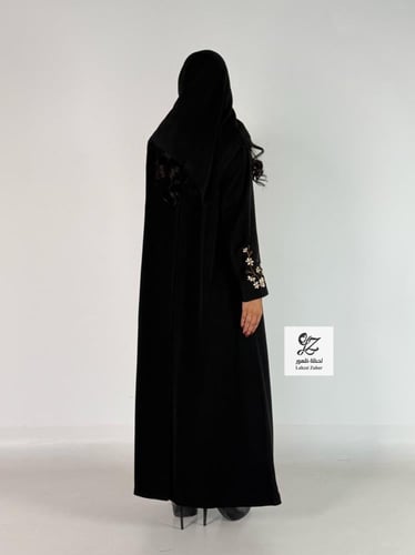 عبايه بليزر سجه بقماش اندنوسي بتدخيل شك اسود ناعم