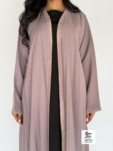 عبايه حور نص كلوش بقماش حرير ياباني بتدخيل تطريز ن...