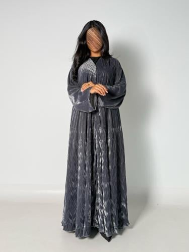 عبايه دبل كلوش بقماش مخمل بتكسير ثري دي