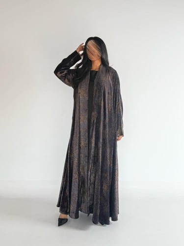 عبايه نسايم كلوش بقماش مخمل مشجر تايقر