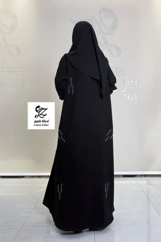 عبايه ليلا بقماش كريب الإبداع بتدخيل شك ناعم