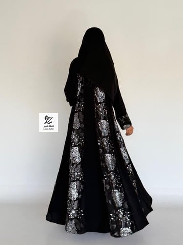 عبايه ليلا بقماش ملكي تدخيل ترتر