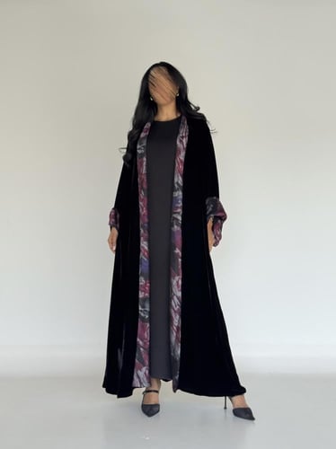 عبايه دبل فيس بقماش مخمل كوري