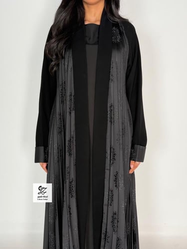 عبايه دبل كلوش بقماش جاكار كسرات ثري دي