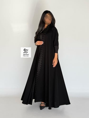 عبايه سهد دبل كلوش بقماش ملكي بتدخيل تطريز ناعم