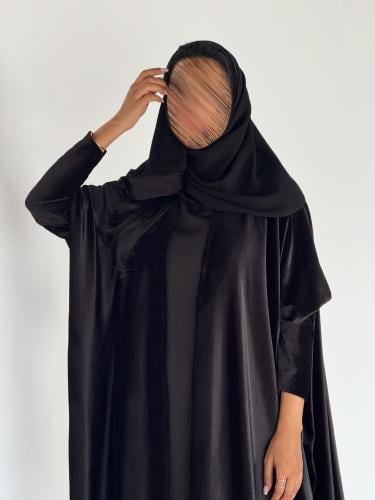 عبايه مي نص بشت فراشه بقماش مخمل