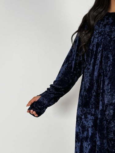 عبايه شوق نص كلوش بقماش مخمل ثلجي ناعم بفتحه اصبع...