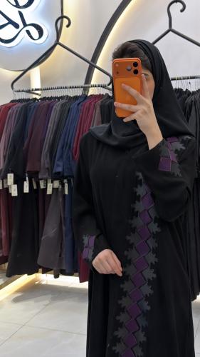 عبايه غدير بقماش اندونسي بتدخيل تطريز ناعم