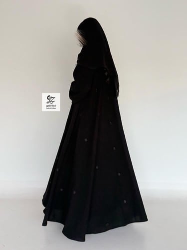 عبايه دبل كلوش بقماش شاكيرا مشجر اسود