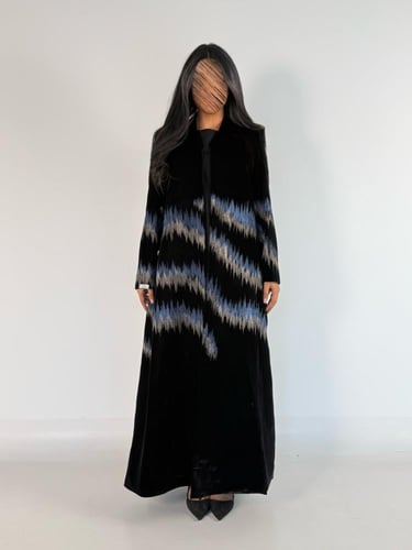 بليزر ليان بقماش مخمل شتوي بتطريز يدوي فخم