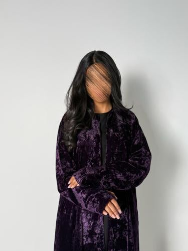 عبايه شوق نص كلوش بقماش مخمل ثلجي ناعم بفتحه اصبع...