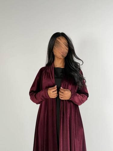 عبايه دبل كلوش بقماش مخمل ايطالي بكم ماسك لون عناب...