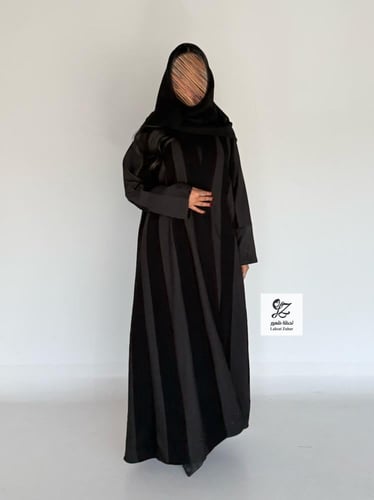 عبايه كلوش شرائح بتدخيل باربي مطرز