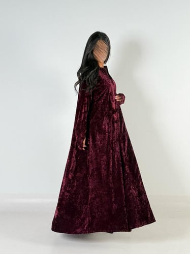 عبايه شوق نص كلوش بقماش مخمل ثلجي ناعم بفتحه اصبع...