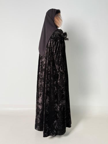 عبايه شوق نص كلوش بقماش مخمل ثلجي ناعم بفتحه اصبع...