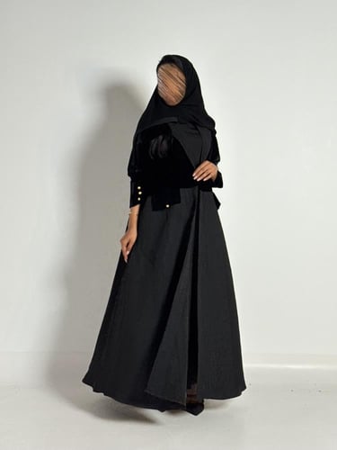 عبايه بليزر شتويه بقماش مخمل مع جاكار اسود