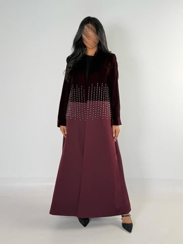 بليزر سنار بقماش مخمل كوري بتدخيل تطريز ناعم عنابي