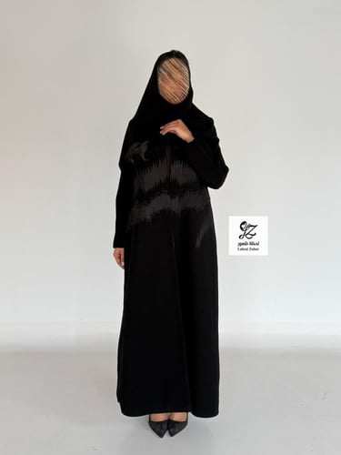 بليزر ليان اسود كامل بتطريز اسود ناعم