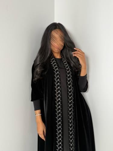 عبايه ترف دبل كلوش بقماش مخمل كوري