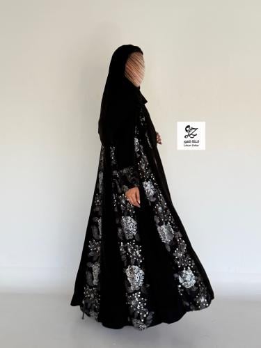 عبايه ليلا بقماش ملكي تدخيل ترتر
