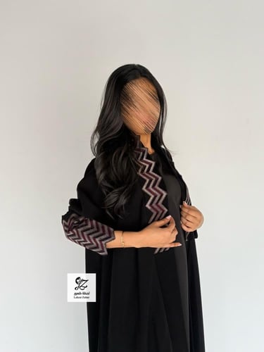 عبايه رغدكلوش بقماش سيراميك بتدخيل تطريز ناعم