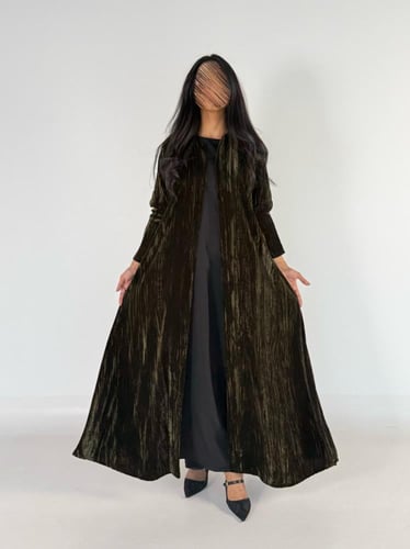 عبايه شوق كلوش بقماش مخمل مكسر خفيف بفتحه اصبع