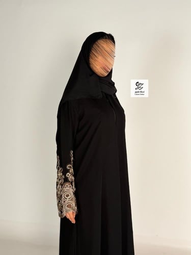 عبايه شذى بقصه A بتدخيل تطريز يدوي