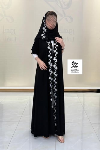 عبايه وسام دبل كلوش بقماش ملكي اسود بتدخيل تطريز