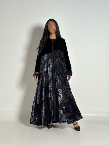 عبايه امينه كلوش بقماش مخمل كوري بتدخيل شيفون مخمل...