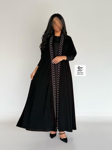 عبايه دبل كلوش بقماش ملكي اسود بتدخيل شك ناعم