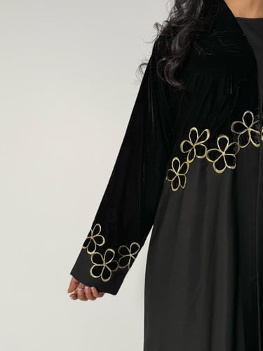 عبايه مياس نص كلوش بقماش مخمل مع كريب الابداع