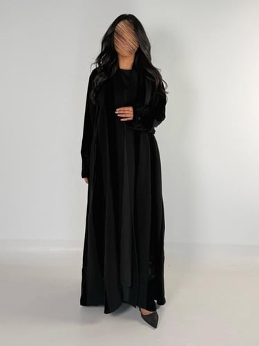 عبايه سجه كلوش تدخيل مخمل كوري شرائح مع تطريز ناعم