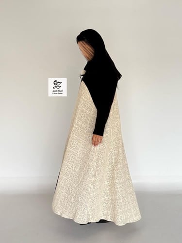 عبايه وعد كلوش قماش اندنوسي مع دانتيل جوبير ثقيل ب...