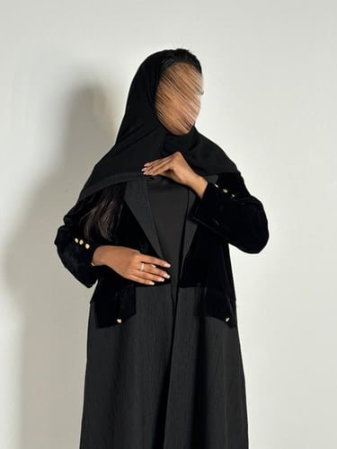 عبايه بليزر شتويه بقماش مخمل مع جاكار اسود