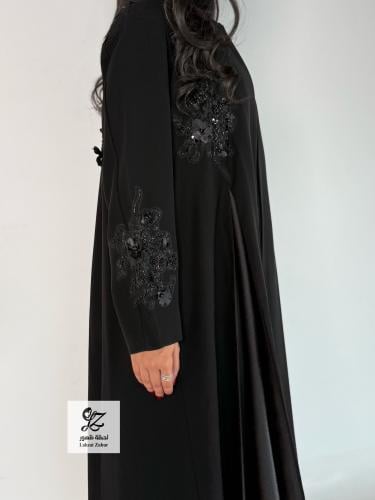 عبايه وعد بقماش كريب اندنوسي بتدخيل شك ناعم مع بكس...