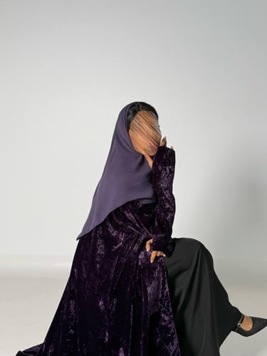 عبايه شوق نص كلوش بقماش مخمل ثلجي ناعم بفتحه اصبع...