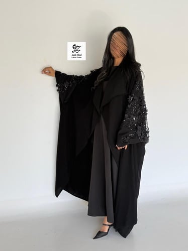 عبايه إسراء قطري بقماش ملكي