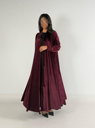 عبايه دبل كلوش بقماش مخمل ايطالي بكم ماسك لون عناب...