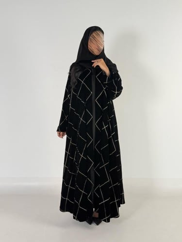 عبايه وديان دبل كلوش بقماش مخمل كوري مع تطريز بيج