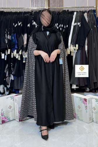 عبايه قطريه بقماش تيك توك اسود فاحم بتدخيلان لنن ه...