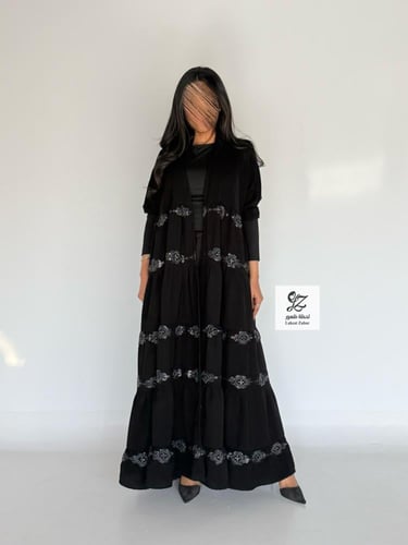 عبايه شمس كلوش طبقات بقماش ملكي اسود فاحم بتدخيل ت...