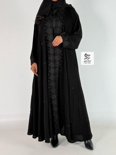 عبايه سحاب دبل كلوش بقماش ملكي بتطريز يدوي ناعم