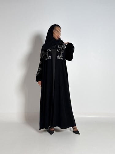 عبايه عبير كلوش بقماش كريب إندونيسي مع مخمل